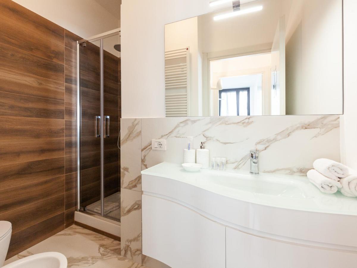 Easyhomes-Madonnina View Milan Exterior photo